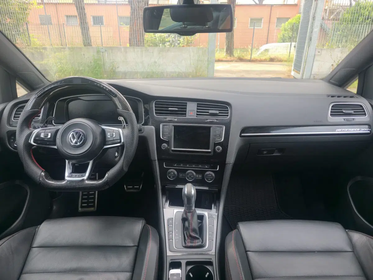 Volkswagen Golf usata a Massa-Carrara (6)