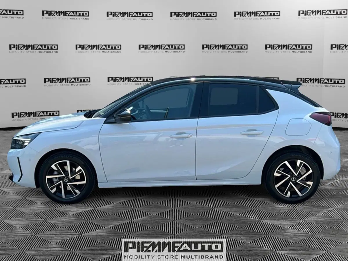 Opel Corsa nuova a Piacenza (2)