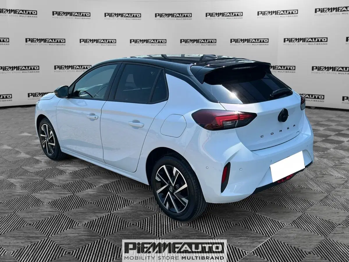 Opel Corsa nuova a Piacenza (3)