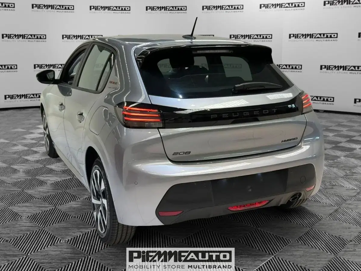 Peugeot 208 nuova a Parma (4)
