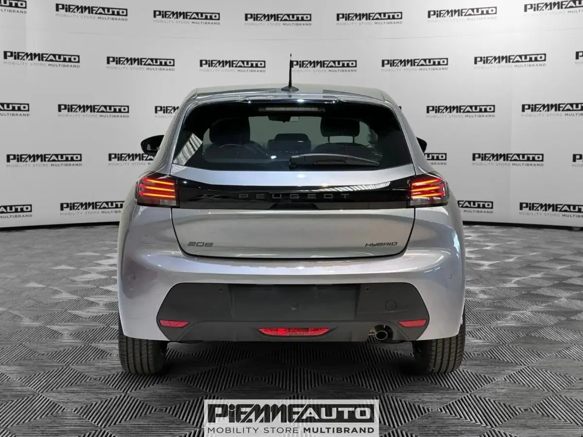 Peugeot 208 nuova a Parma (5)