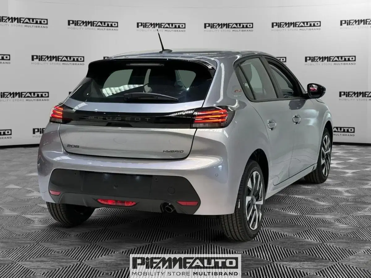 Peugeot 208 nuova a Parma (6)