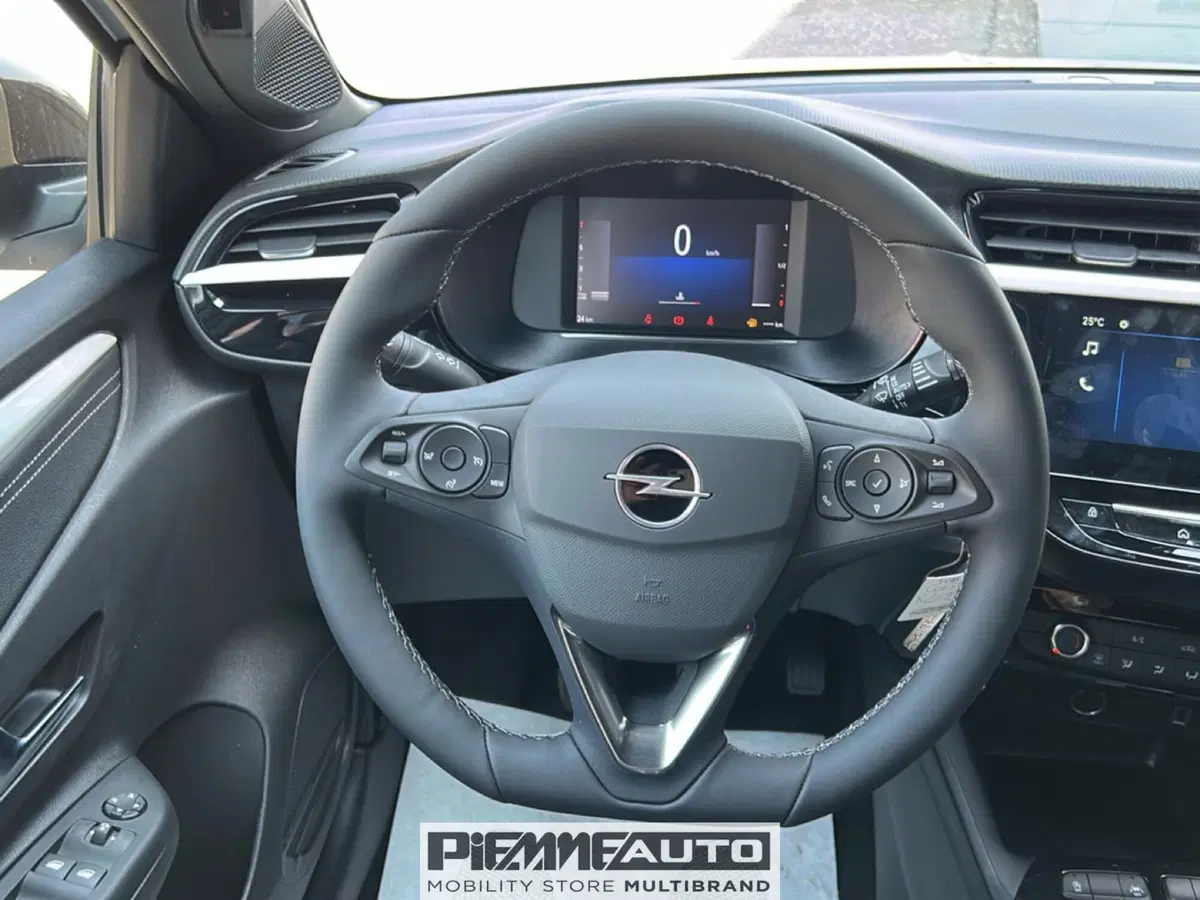 Opel Corsa nuova a Piacenza (12)