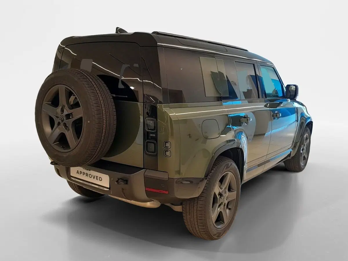 Land Rover Defender nuova a Cuneo (2)