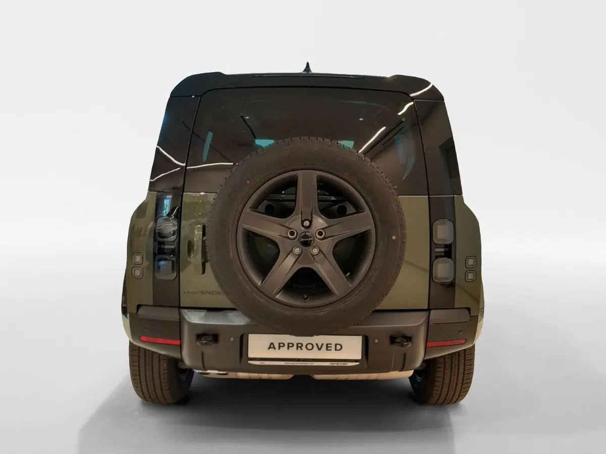 Land Rover Defender nuova a Cuneo (7)