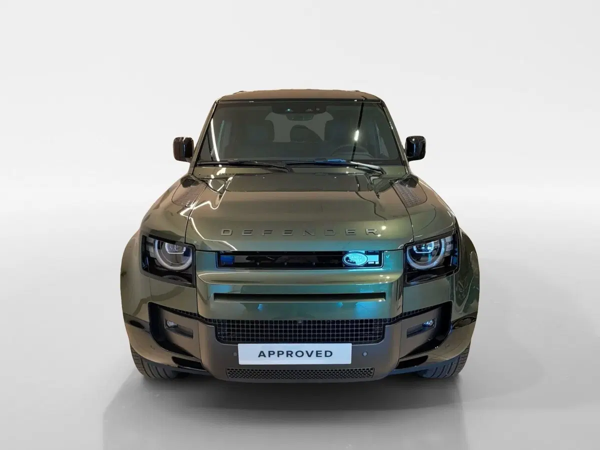 Land Rover Defender nuova a Cuneo (8)