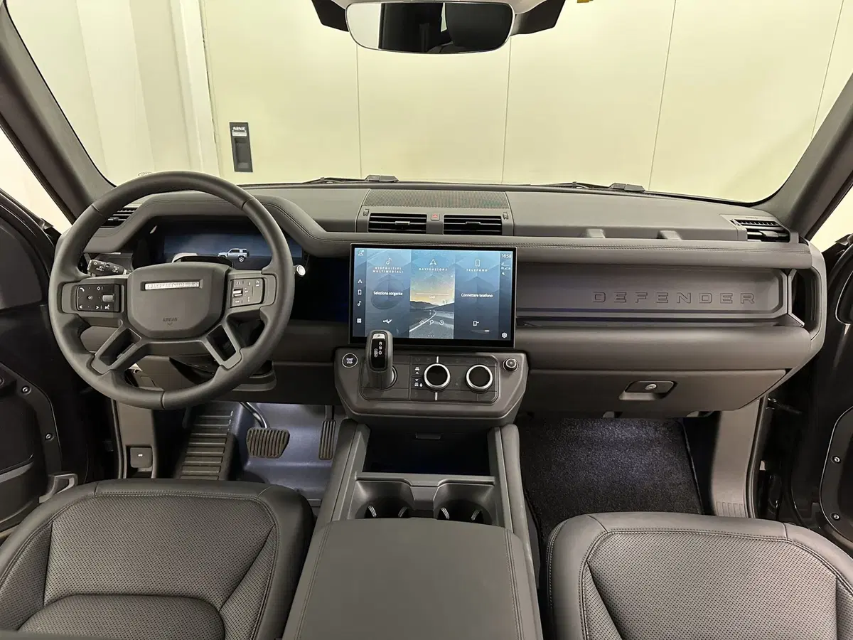 Land Rover Defender usata a Lodi (4)