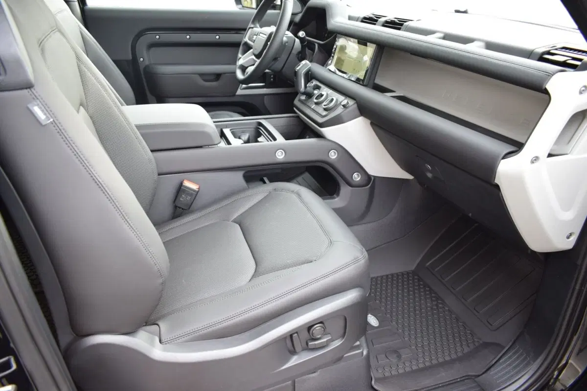 Land Rover Defender usata a Cuneo (3)