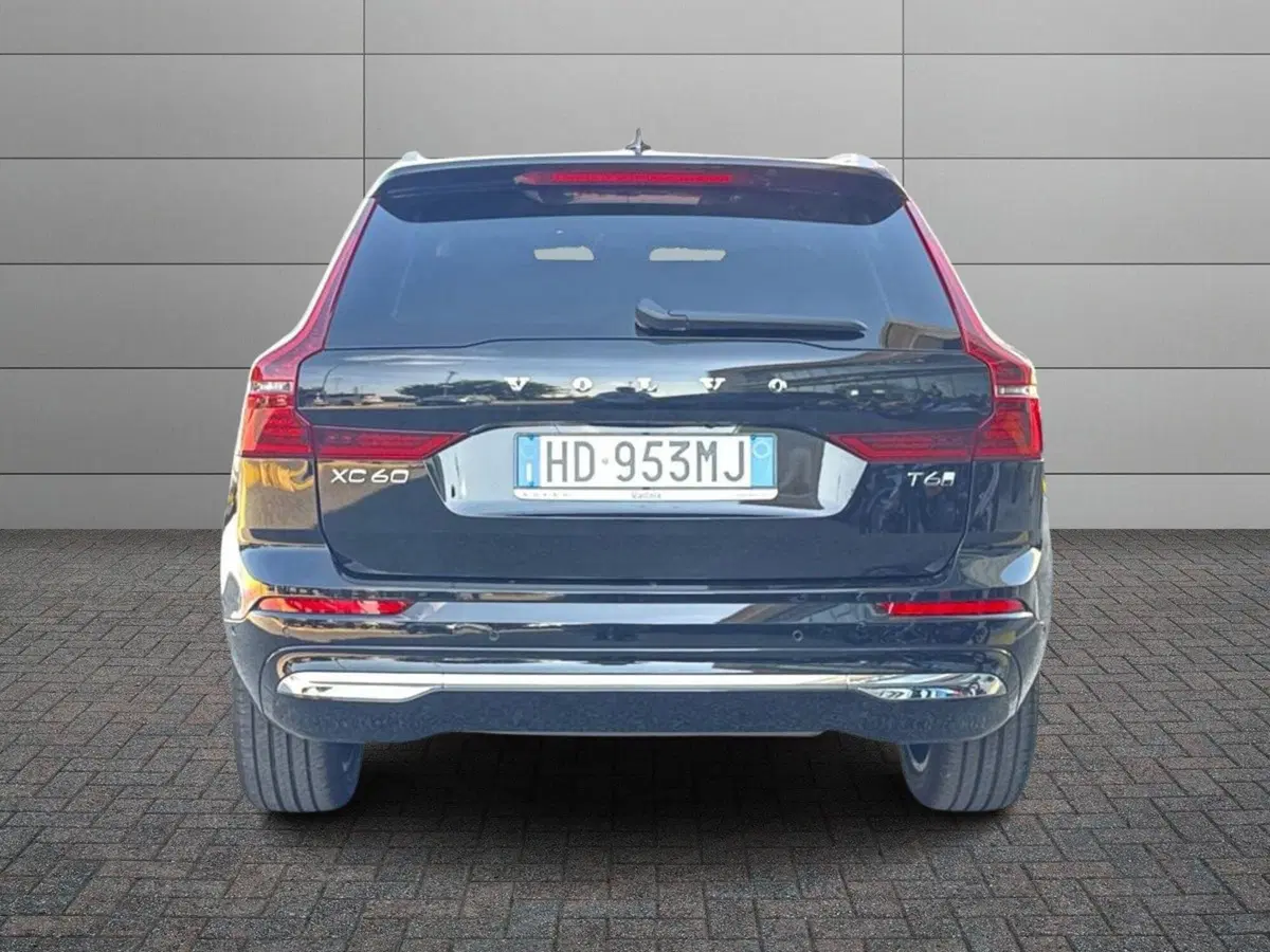 Volvo XC60 nuova a Reggio Calabria (11)