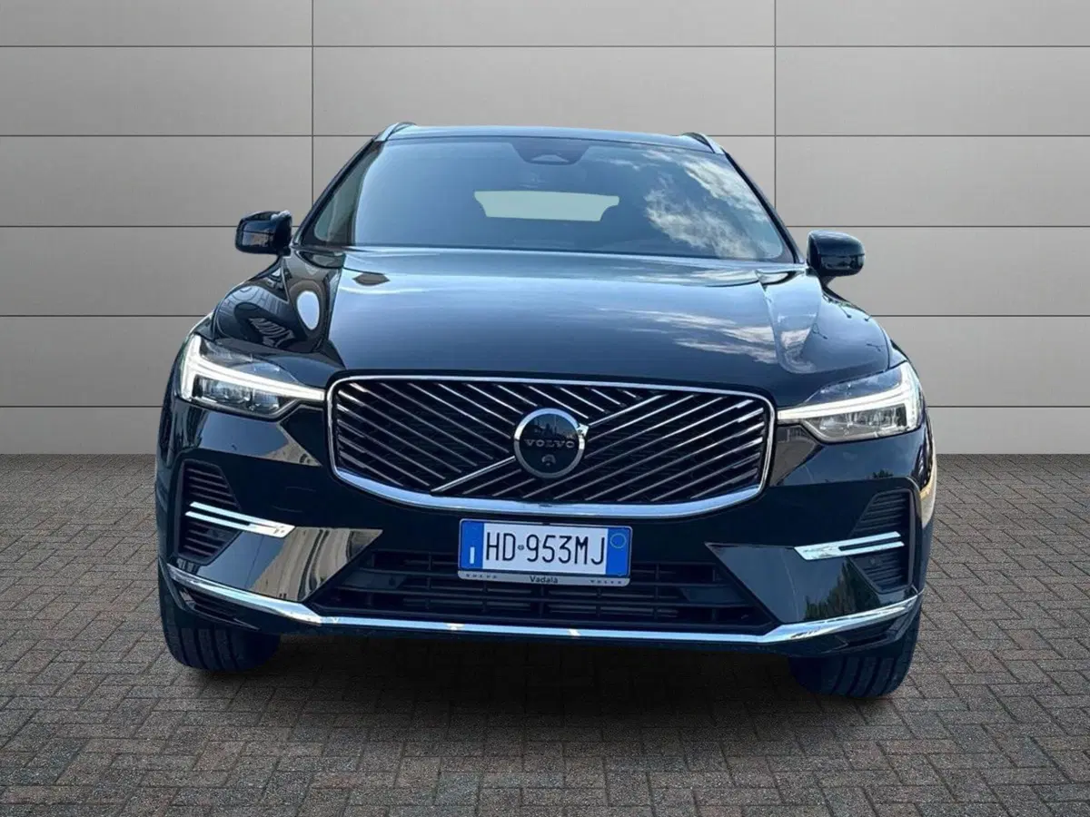 Volvo XC60 nuova a Reggio Calabria (12)