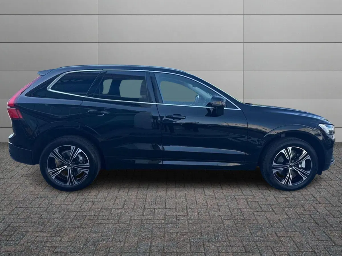 Volvo XC60 nuova a Reggio Calabria (3)