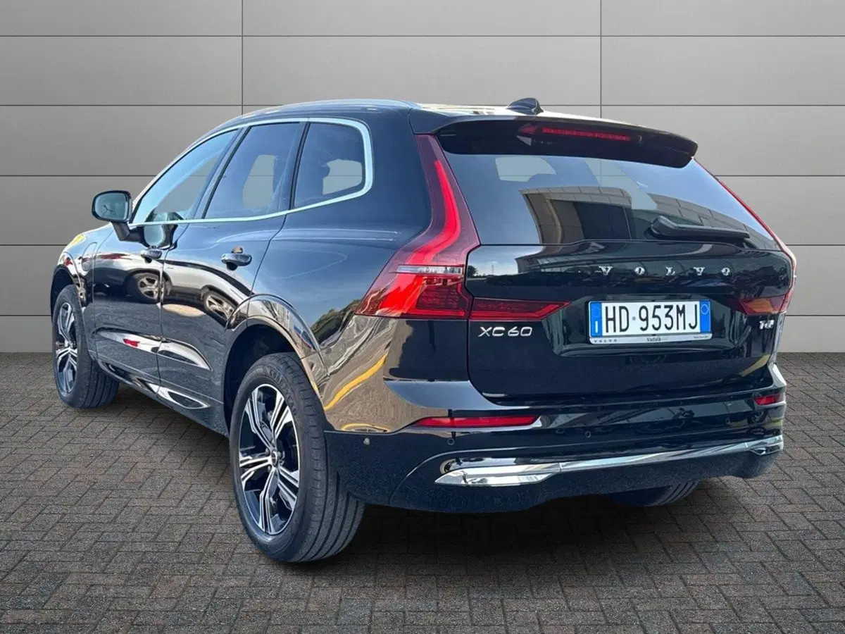 Volvo XC60 nuova a Reggio Calabria (4)