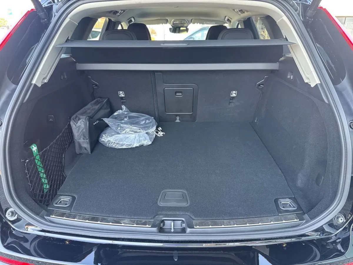 Volvo XC60 nuova a Reggio Calabria (5)