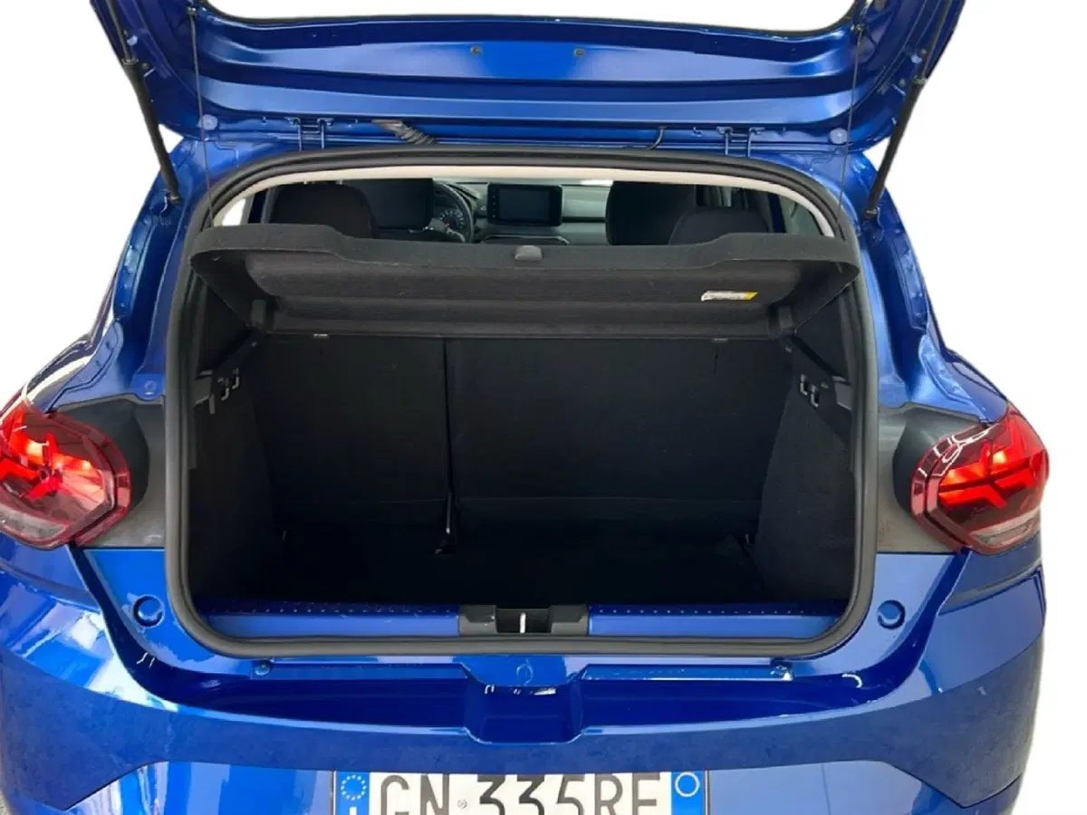 Dacia Sandero usata a Roma (10)