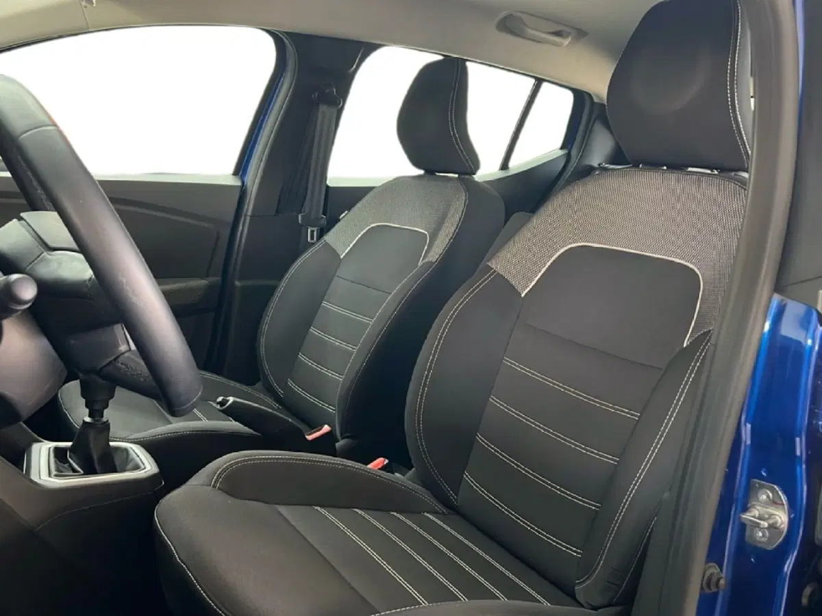 Dacia Sandero usata a Roma (12)