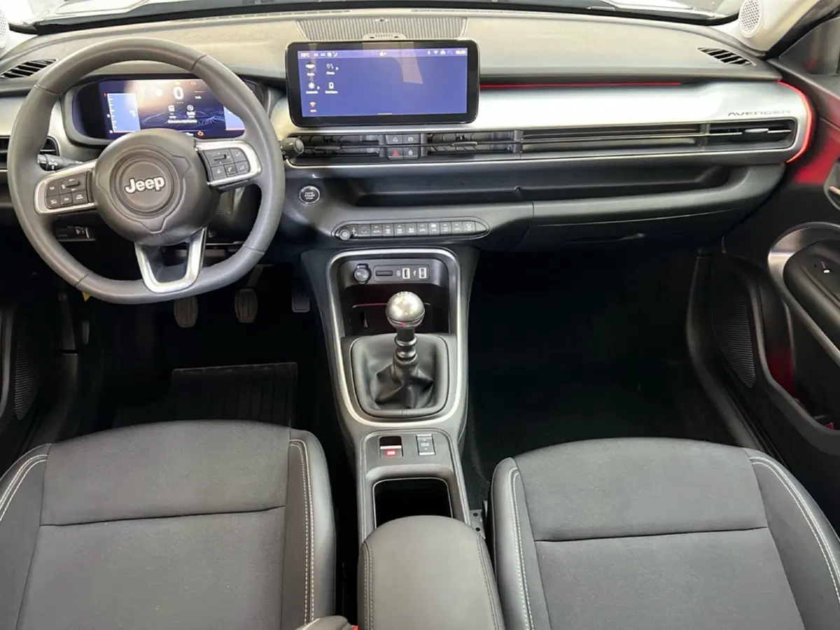 Jeep Avenger usata a Roma (11)