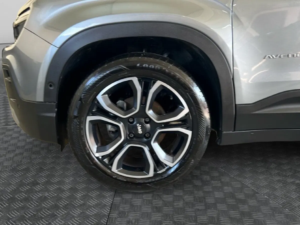 Jeep Avenger usata a Roma (9)
