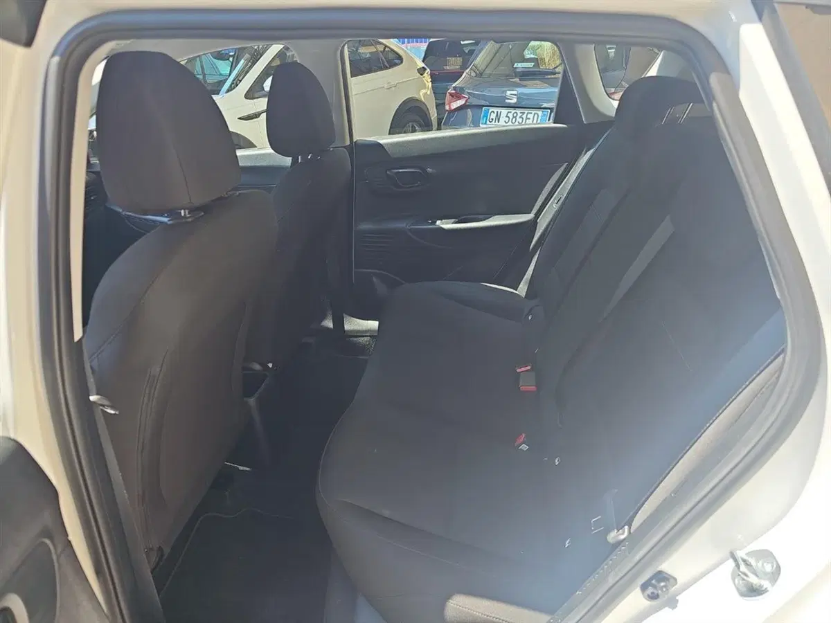 Hyundai Bayon usata a Lecco (11)