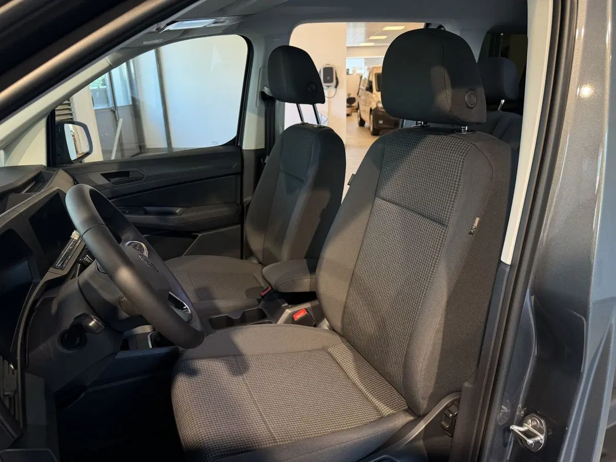 Volkswagen Caddy nuova a Lecco (7)