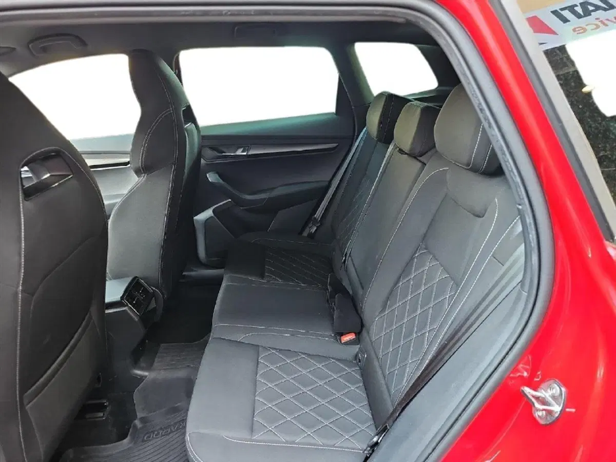 Skoda Karoq usata a Lecco (10)