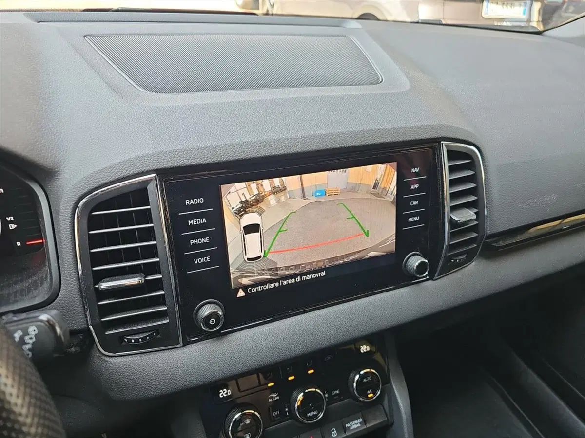 Skoda Karoq usata a Lecco (14)