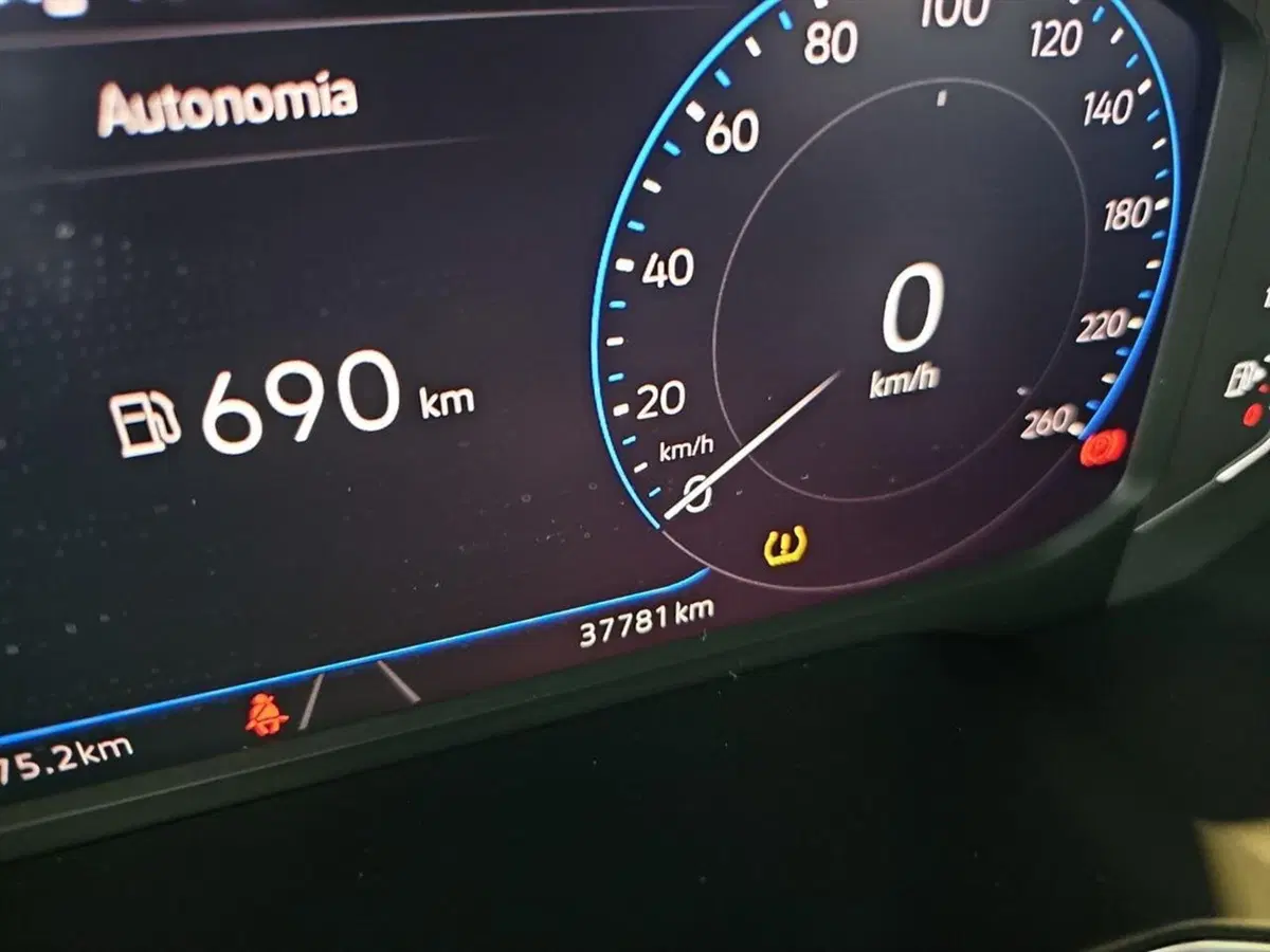 Volkswagen Polo usata a Lecco (13)