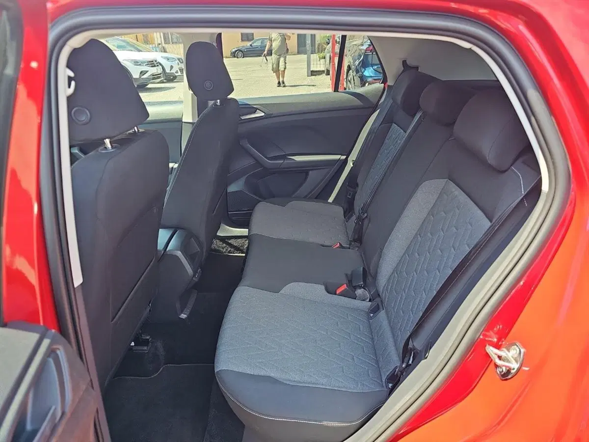 Volkswagen T-Cross usata a Lecco (12)