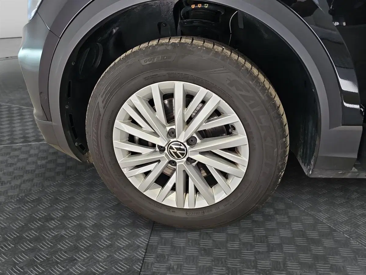 Volkswagen T-Roc usata a Lecco (10)