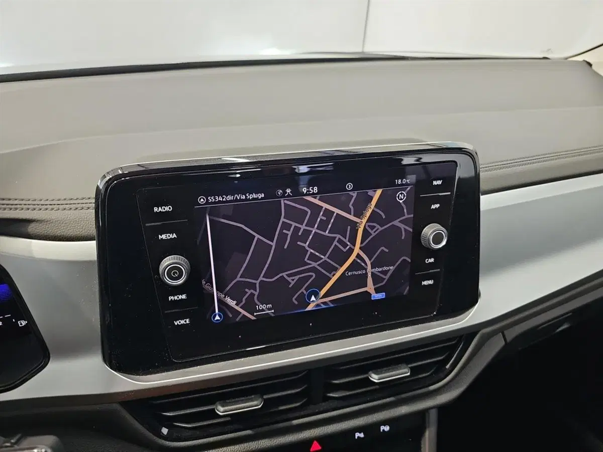 Volkswagen T-Roc usata a Lecco (11)