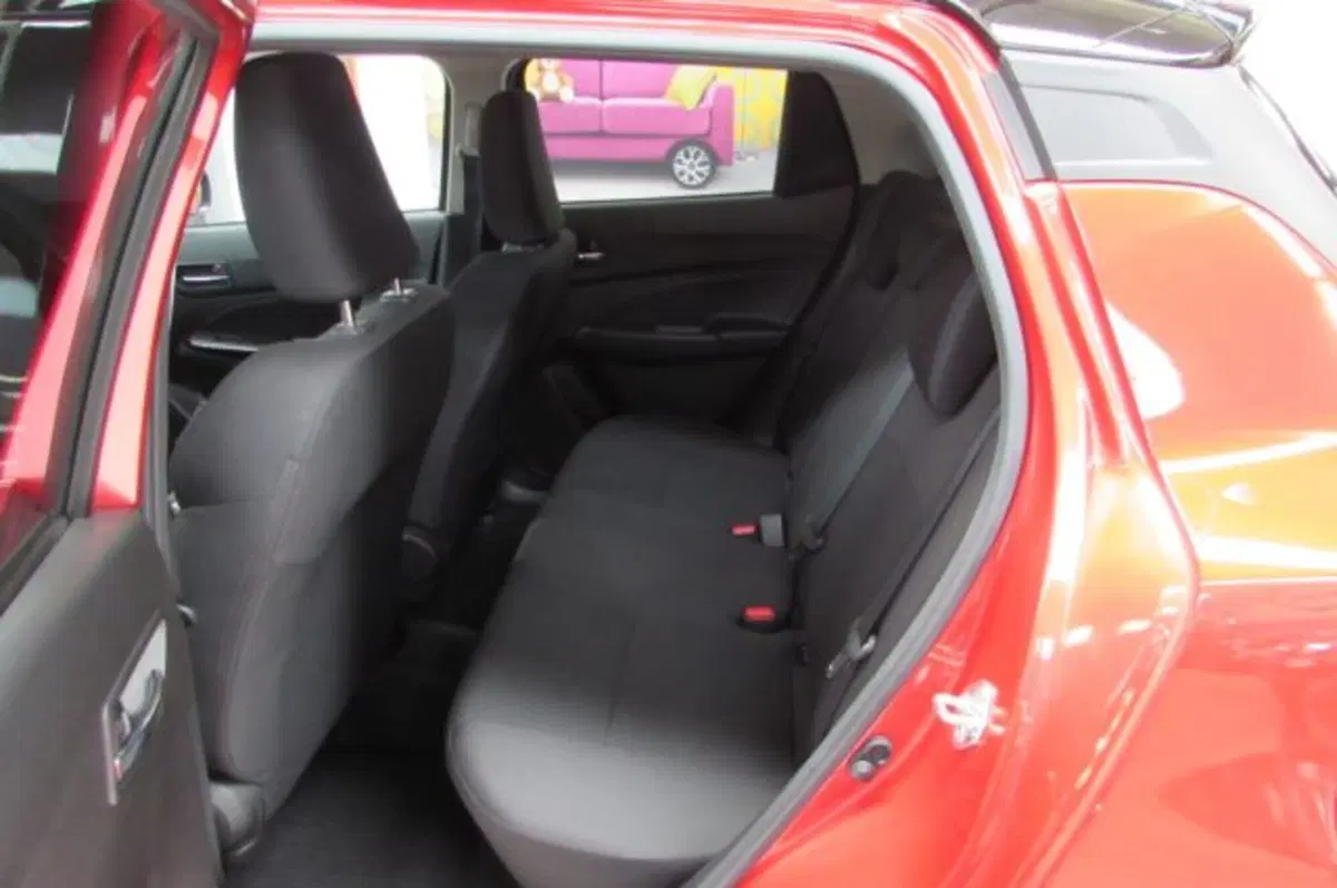 Suzuki Swift nuova a Milano (13)