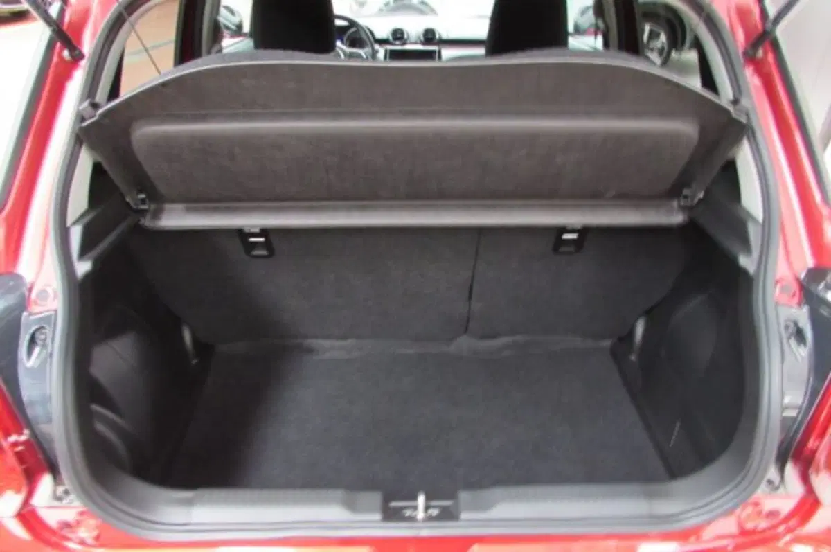 Suzuki Swift nuova a Milano (14)