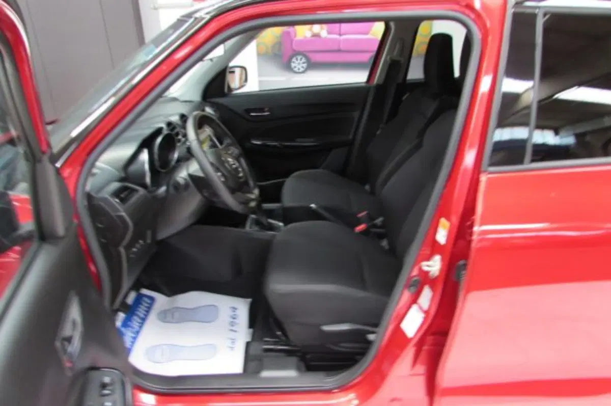 Suzuki Swift nuova a Milano (6)