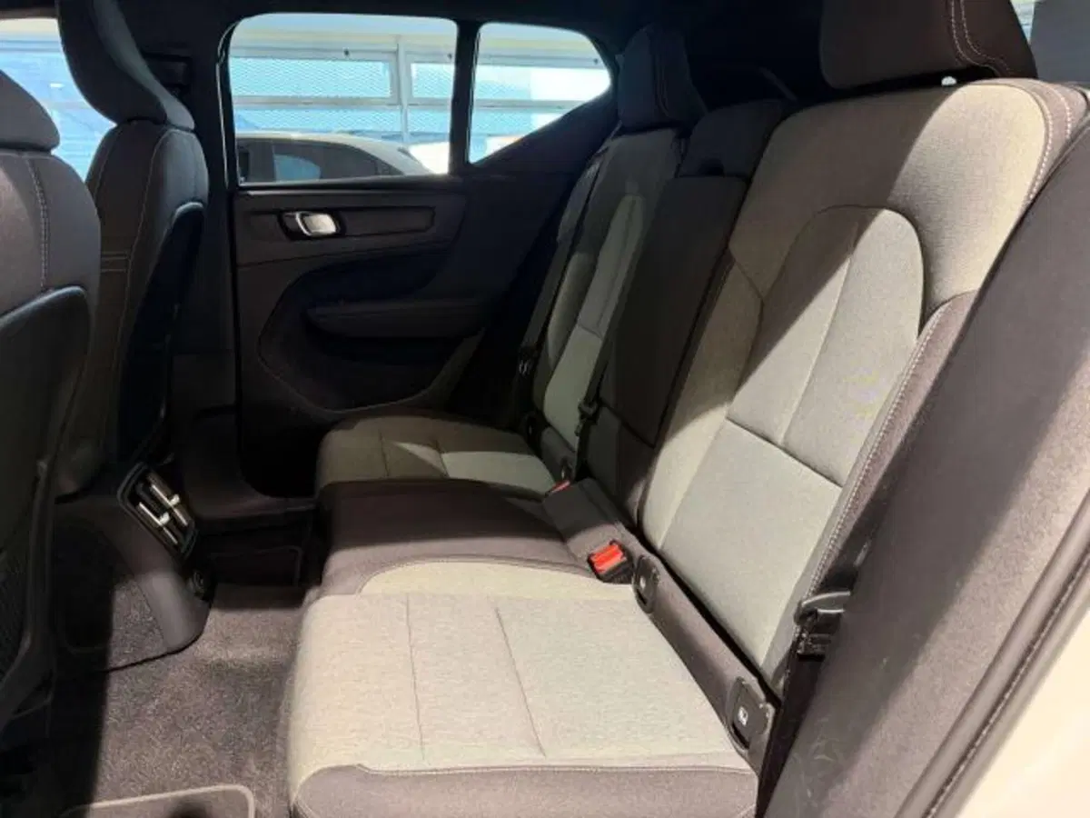 Volvo XC40 usata a Savona (15)