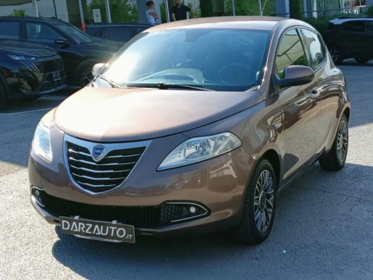 Lancia Ypsilon usata a Brescia