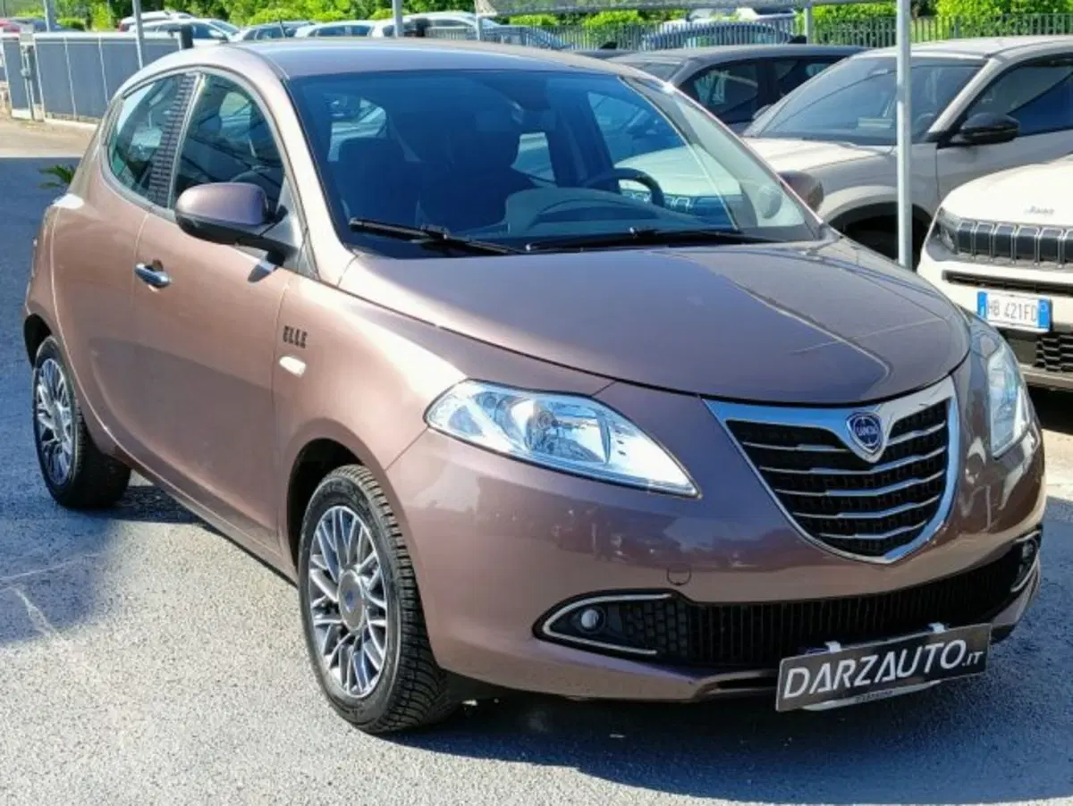 Lancia Ypsilon usata a Brescia (3)