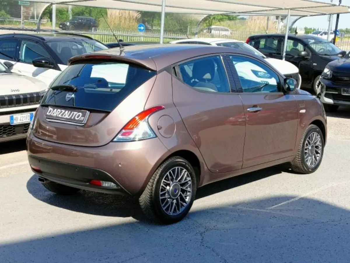 Lancia Ypsilon usata a Brescia (5)