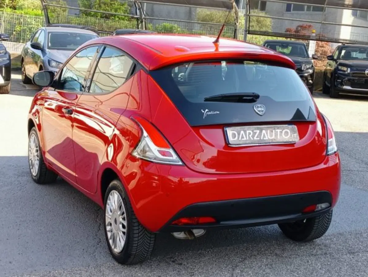 Lancia Ypsilon usata a Brescia (20)