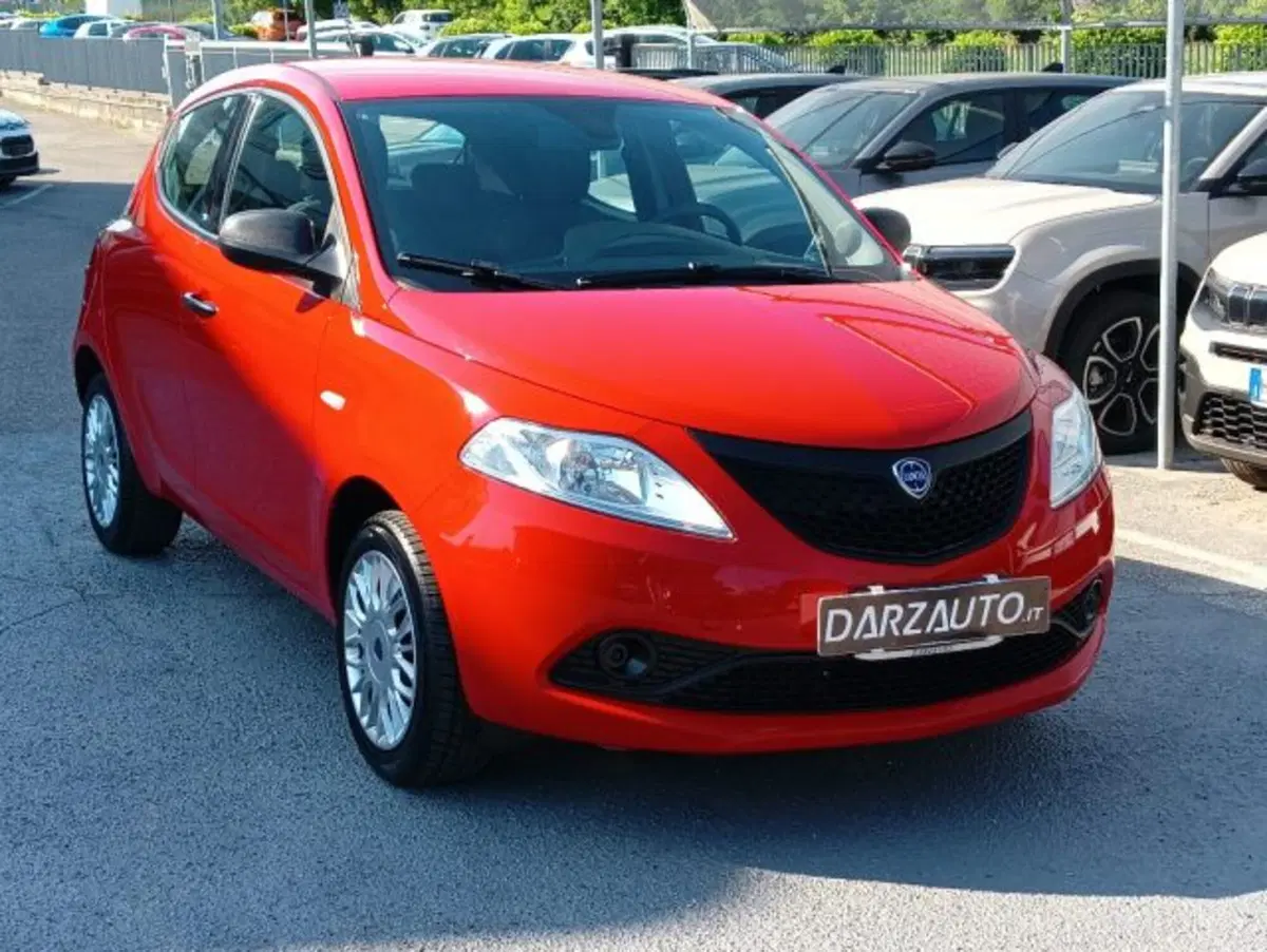 Lancia Ypsilon usata a Brescia (3)