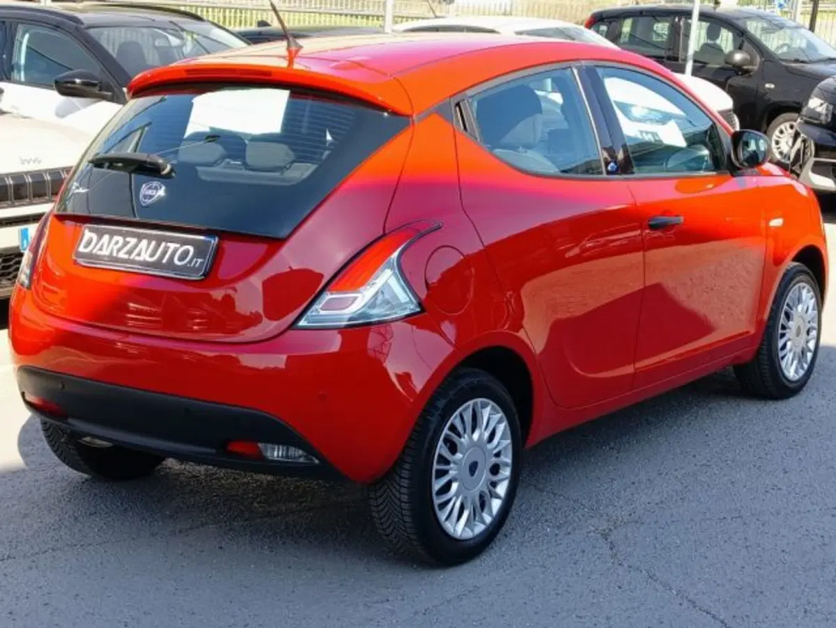 Lancia Ypsilon usata a Brescia (5)