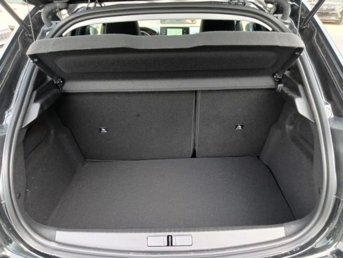 Peugeot 208 nuova a Brescia (15)