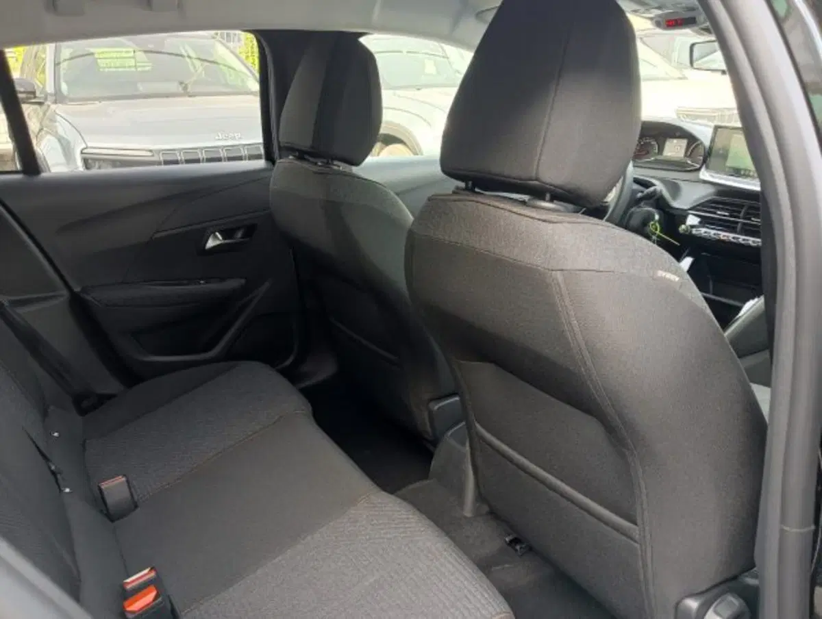 Peugeot 208 nuova a Brescia (17)