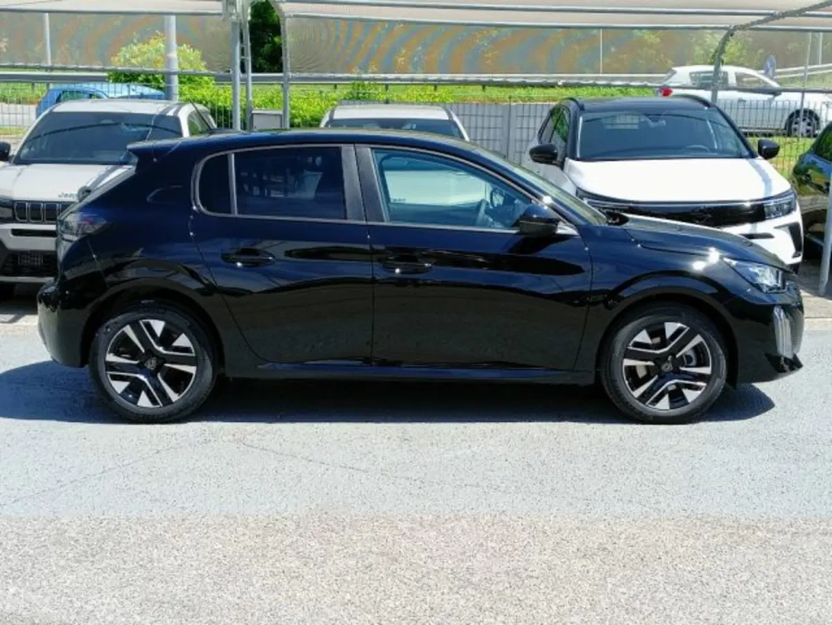 Peugeot 208 nuova a Brescia (4)