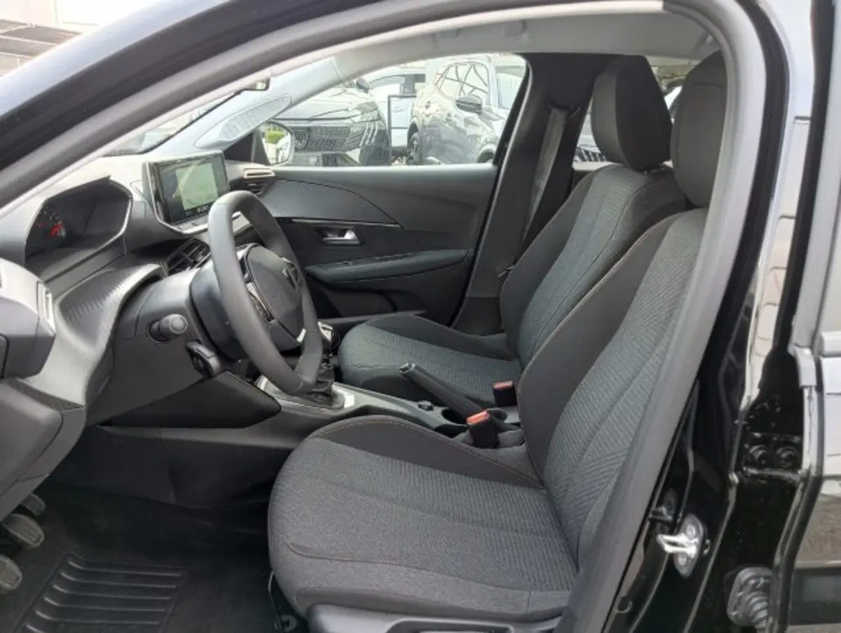 Peugeot 208 nuova a Brescia (9)
