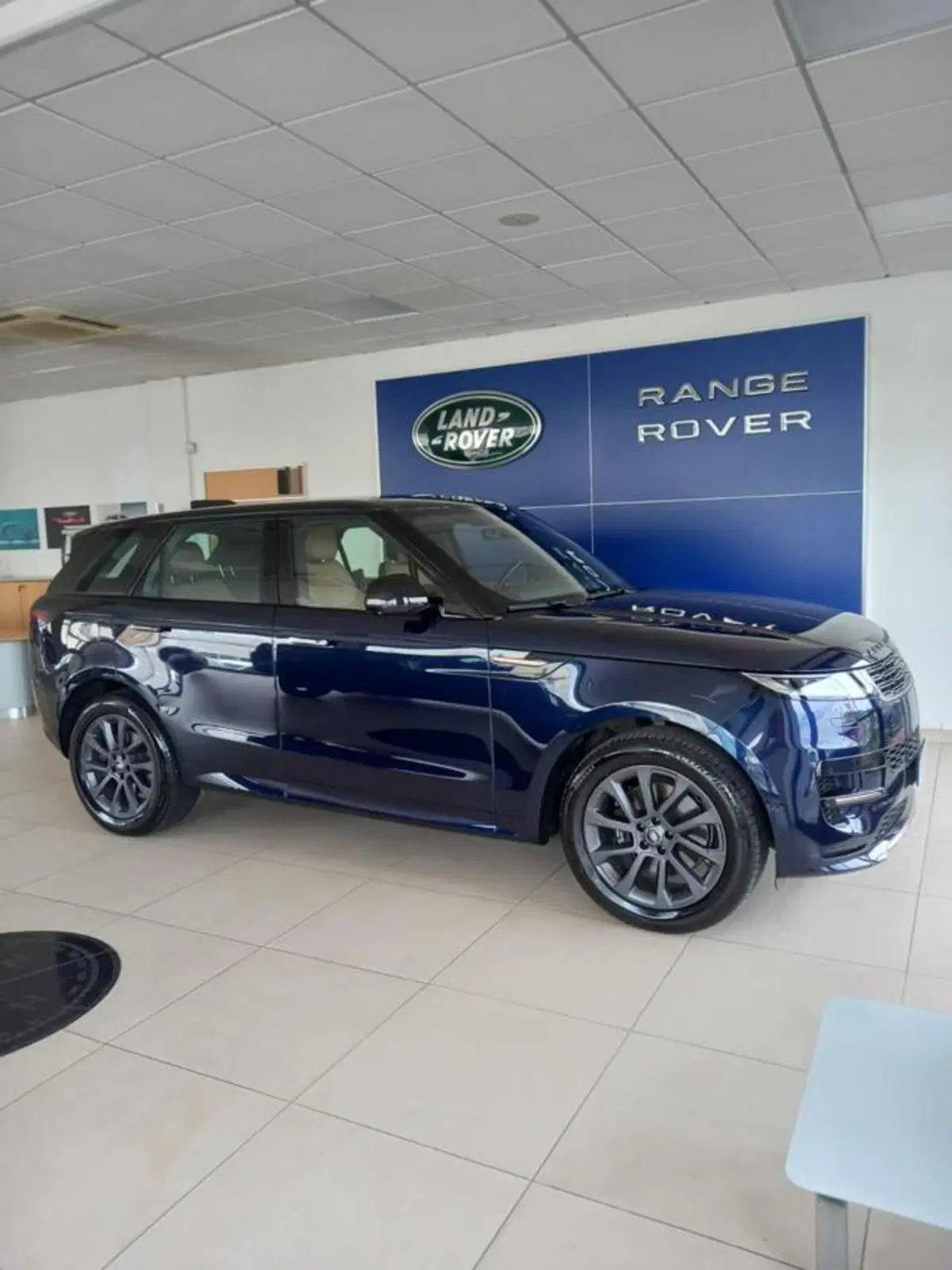 Land Rover Range Rover Sport usata a Lucca (3)