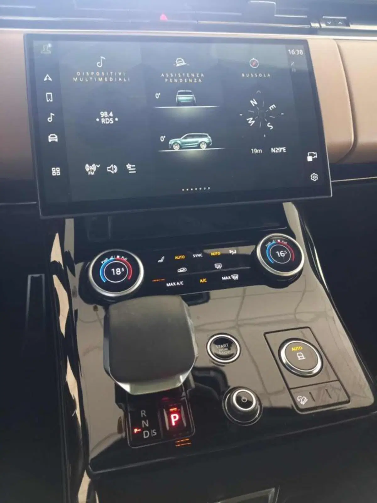 Land Rover Range Rover Sport usata a Lucca (9)