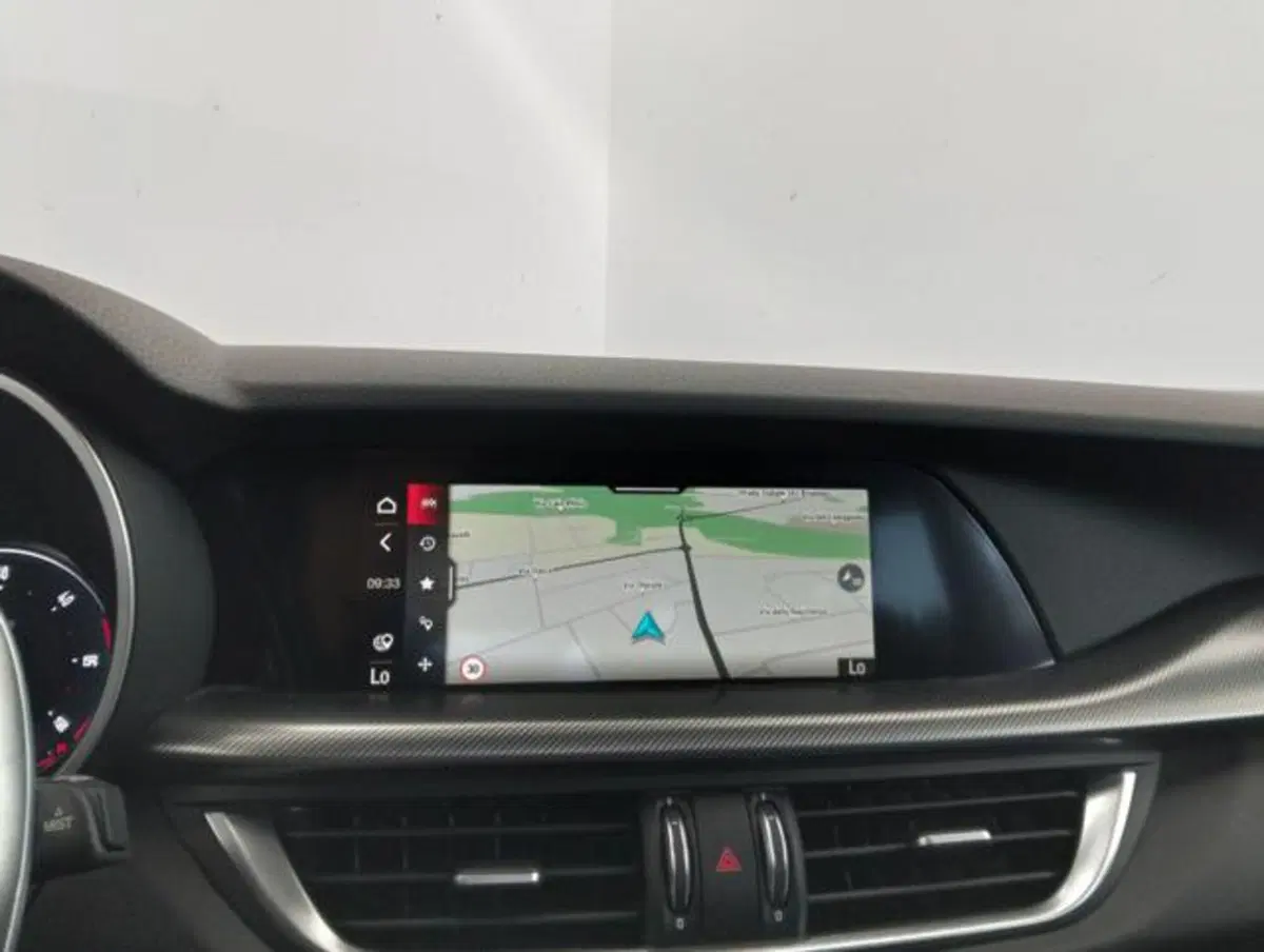 Alfa Romeo Stelvio usata a Como (13)