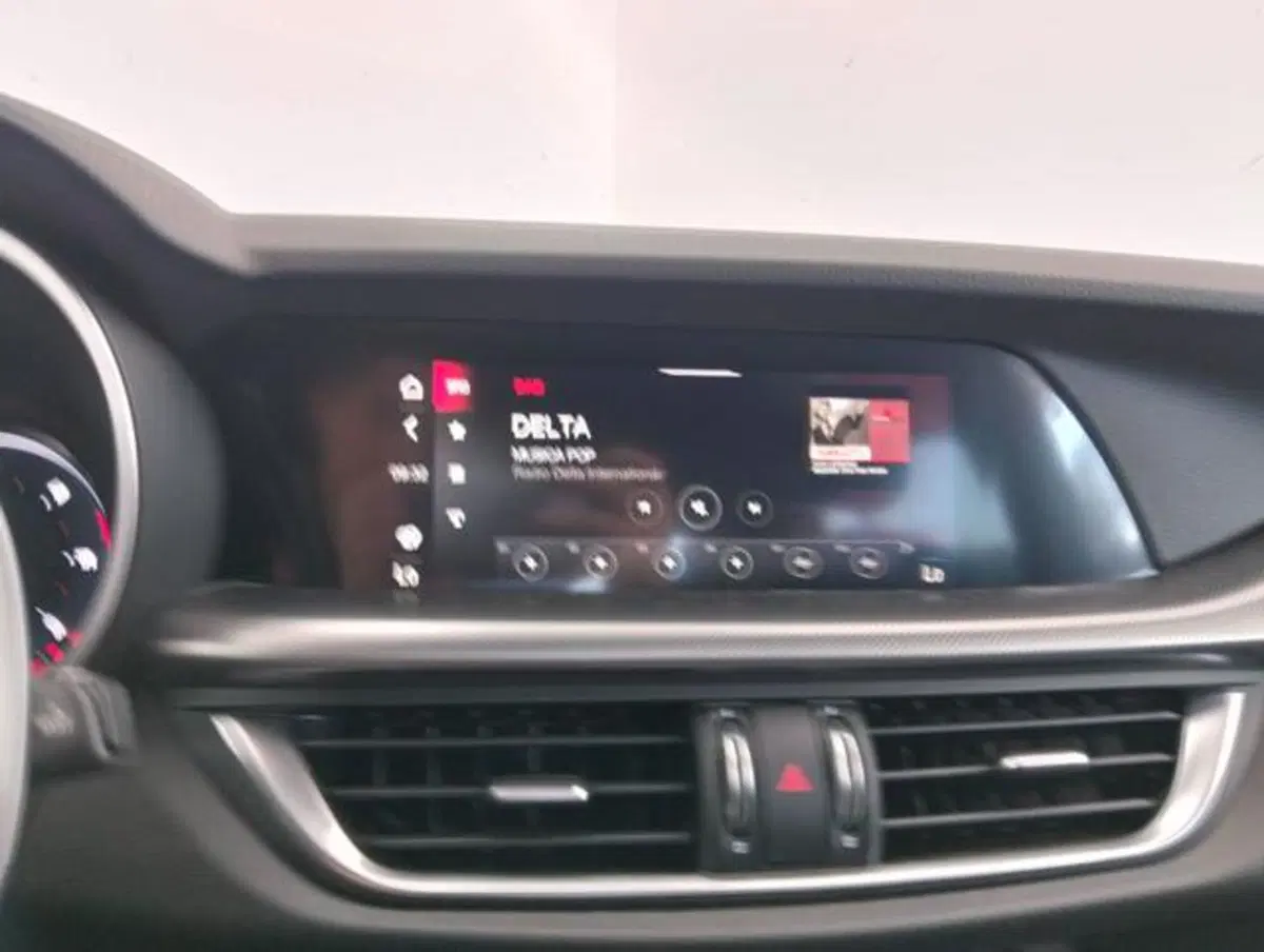 Alfa Romeo Stelvio usata a Como (15)