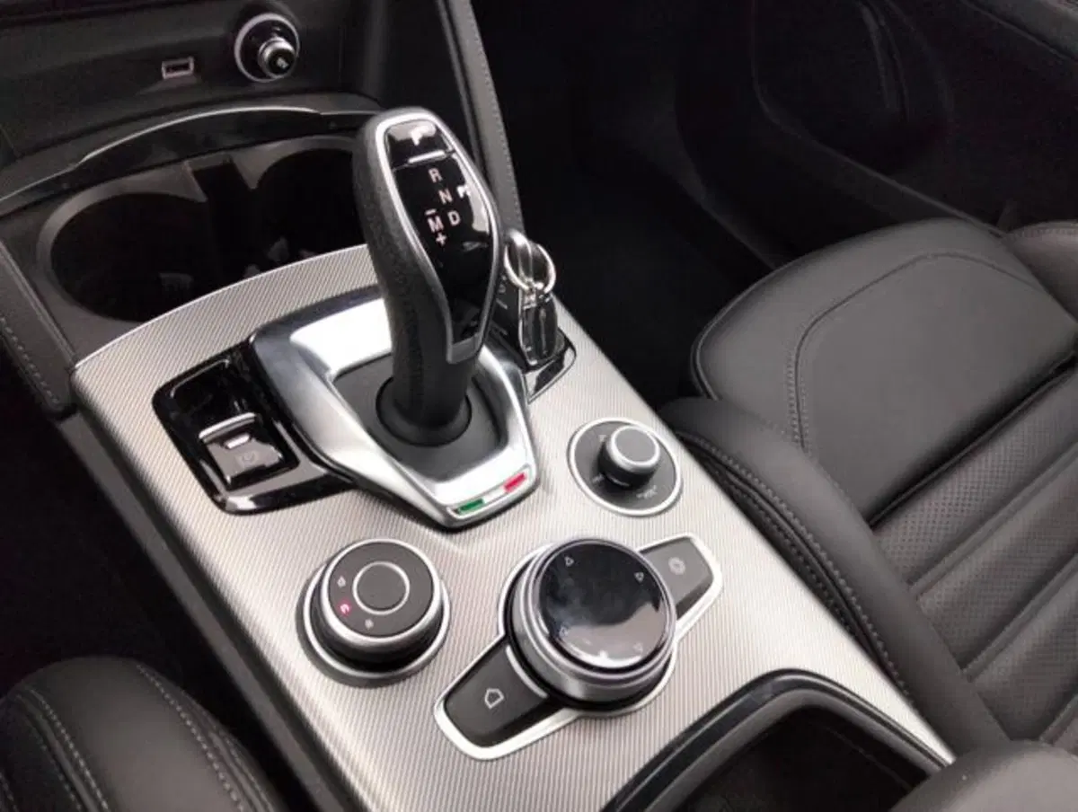 Alfa Romeo Stelvio usata a Como (16)