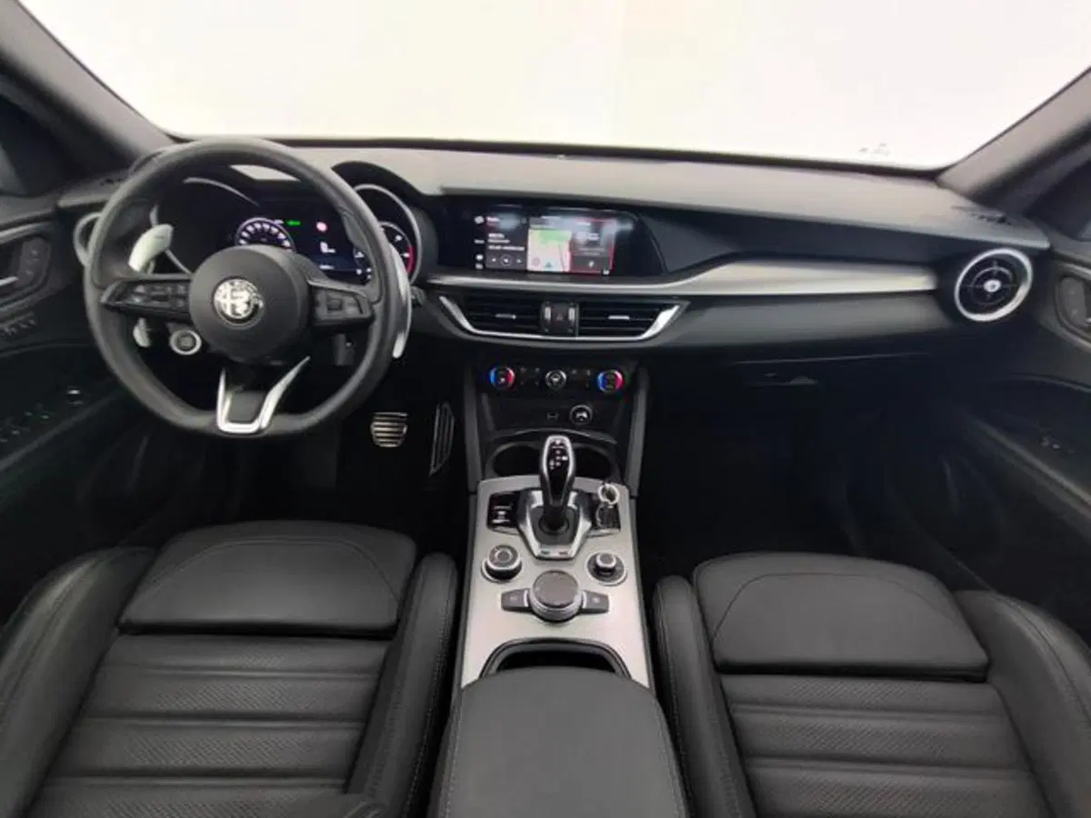 Alfa Romeo Stelvio usata a Como (4)