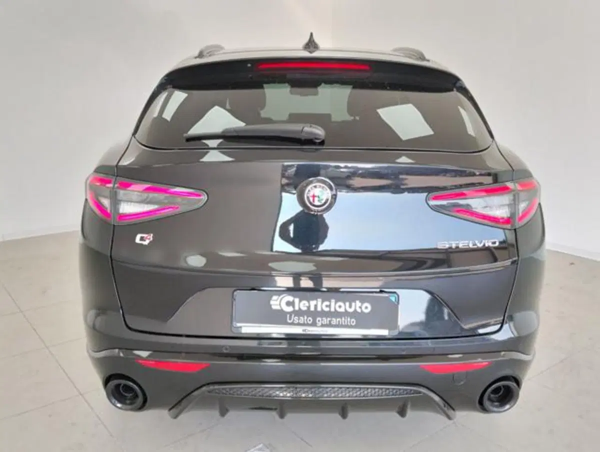 Alfa Romeo Stelvio usata a Como (7)